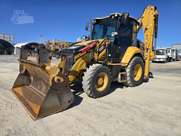 2018 CAT Backhoe Loader